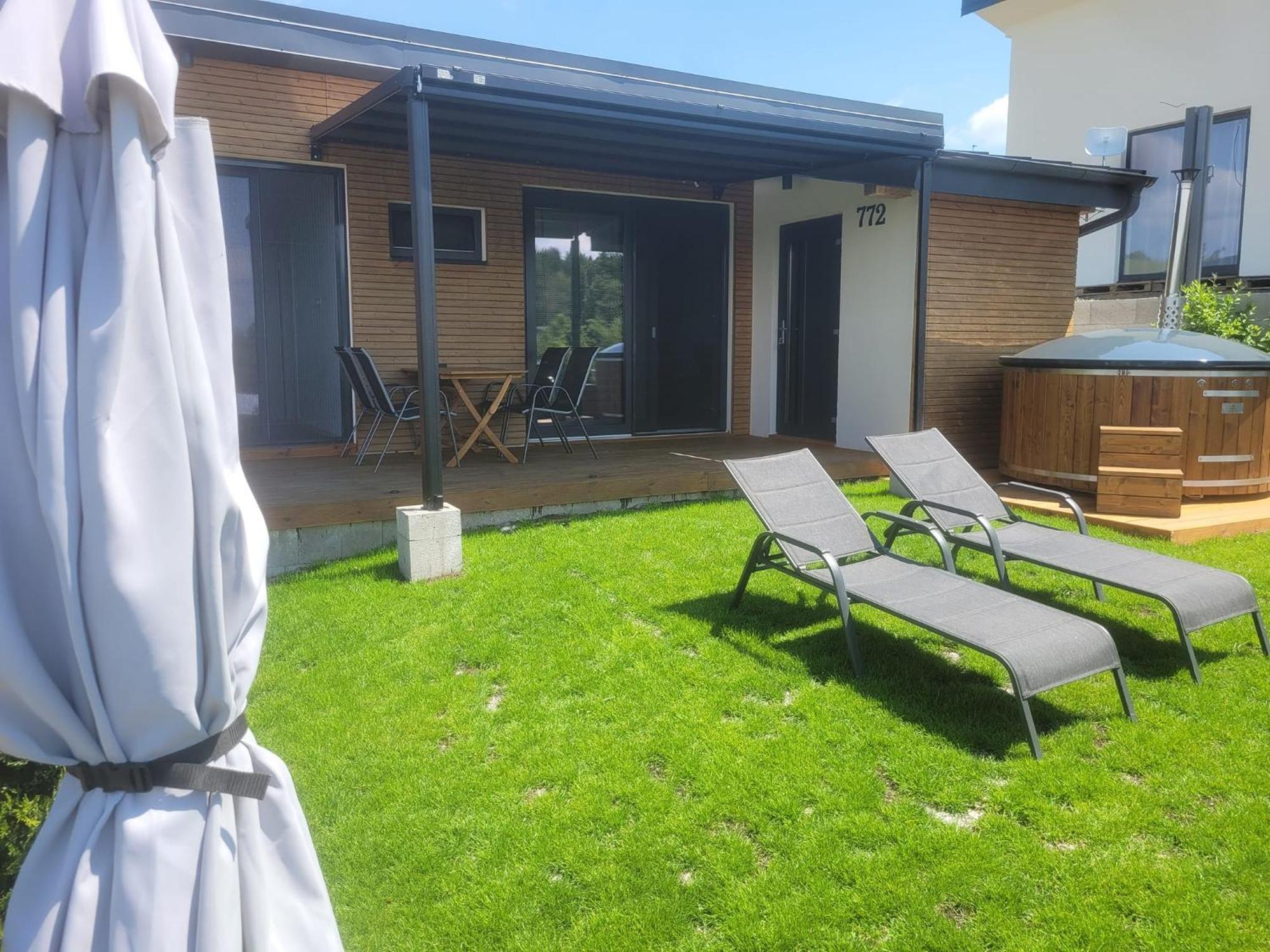 Apartman Cassovia Holcikovce Exteriör bild